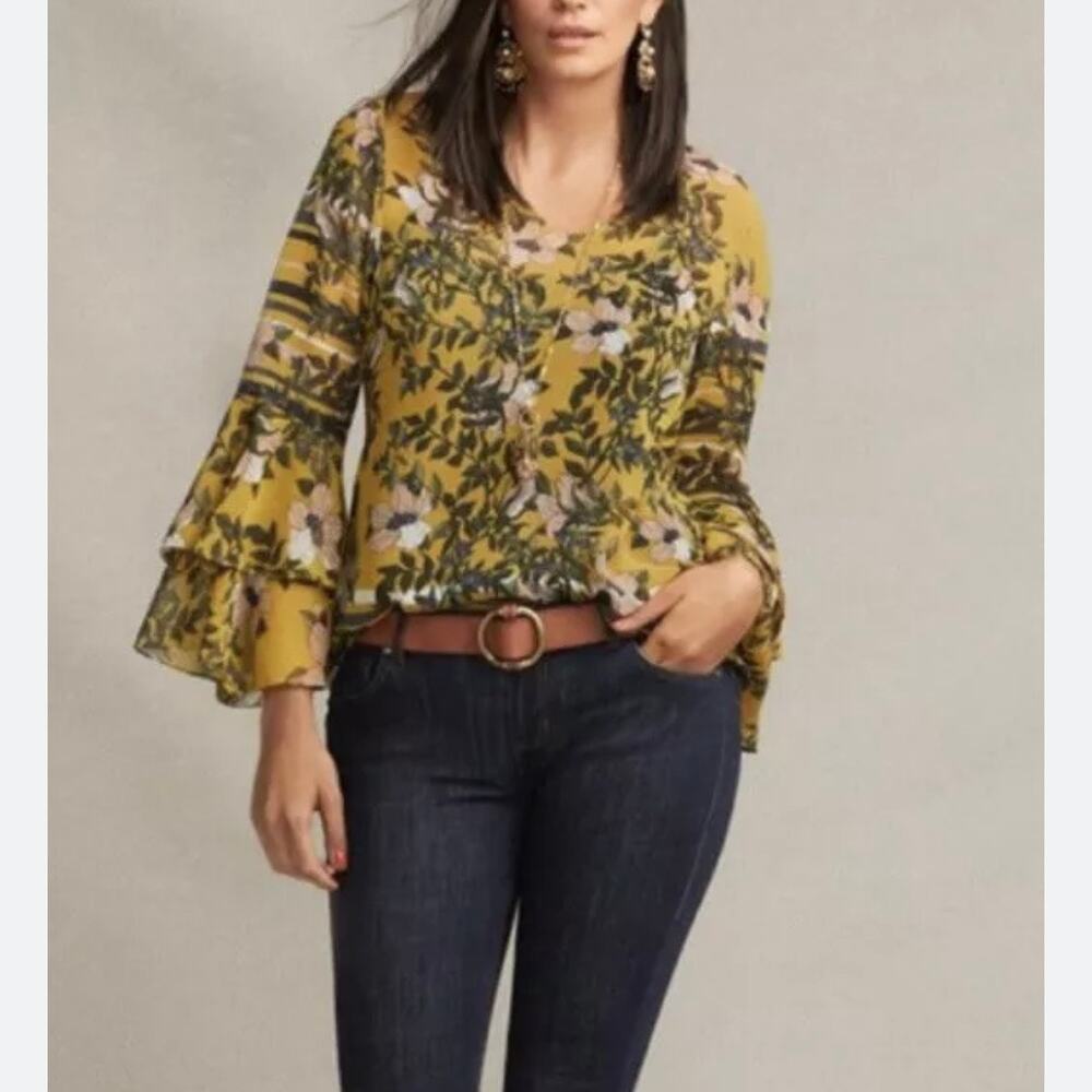 CAbi Spring Scene Blouse Size Small